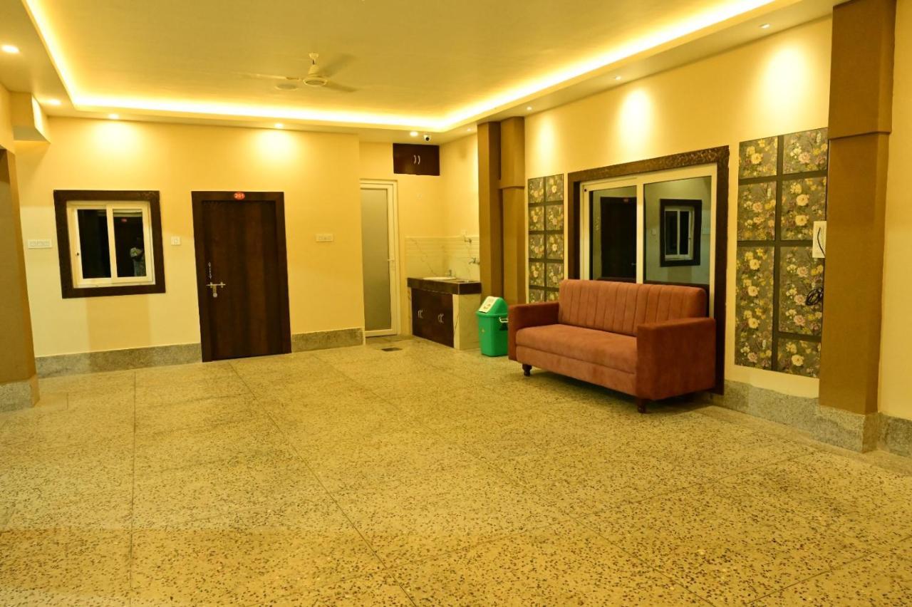 Chanduka Palace Puri Exterior photo